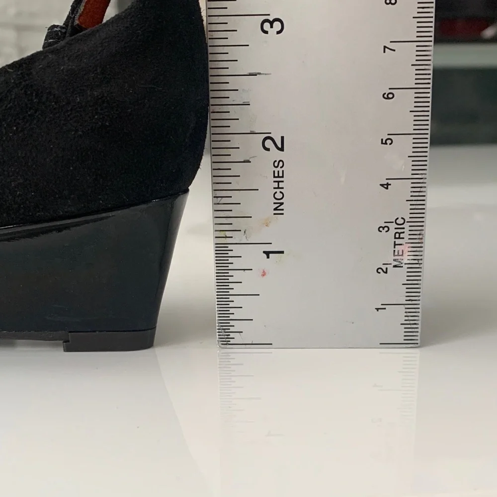 Bottega Veneta Black Suede Ankle-Strap Low Heels – EU 39.5 (9) – New Without Box